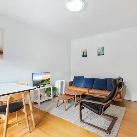 Comfy One-Bedroom Unit Between City And Airport Melbourne Exterior photo