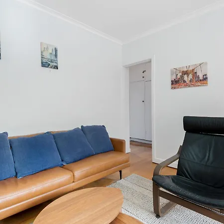 Comfy One-Bedroom Unit Between City And Airport Melbourne Exterior photo