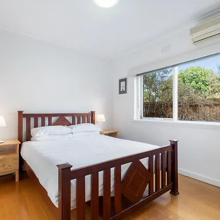 Comfy One-Bedroom Unit Between City And Airport Melbourne Exterior photo